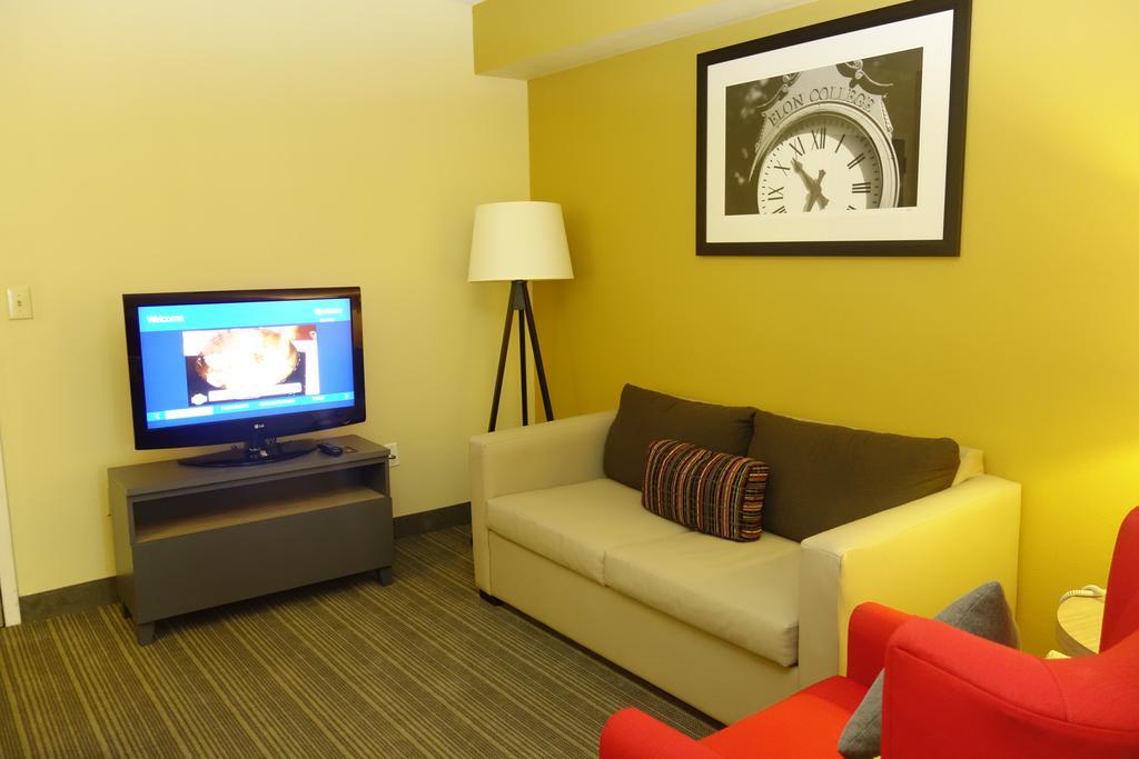 Country Inn & Suites By Radisson, Burlington Elon , Nc Exterior foto